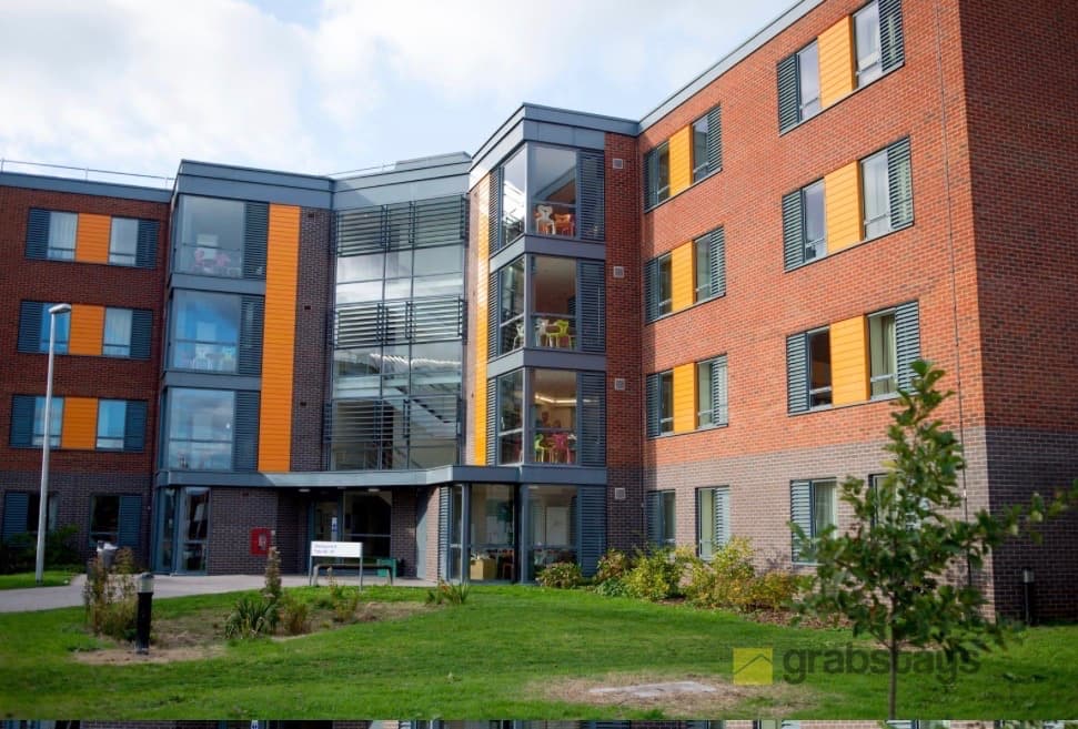 Tenancy takeover: On campus En-suite - Image 2