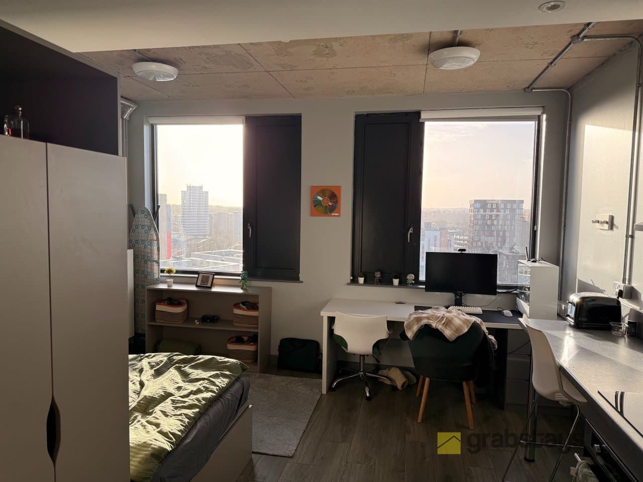 13th Floor Bishop Gate Studio - Image 1