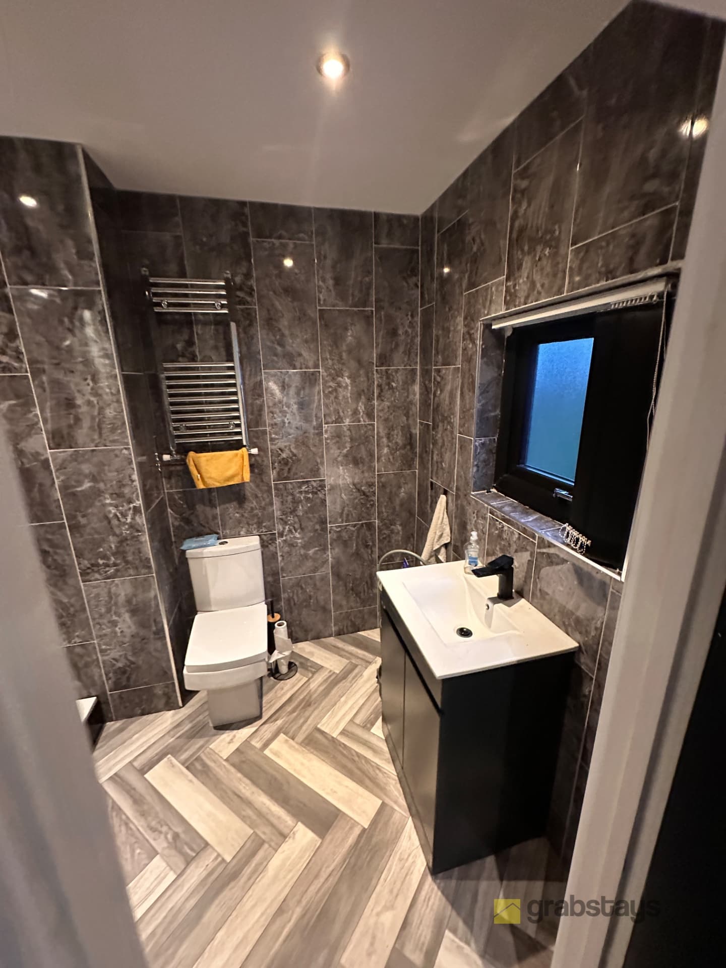 Large en suite room Coventry - Photo 4